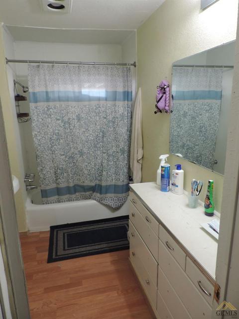 208 E St, Taft, CA 93268 photo 12
