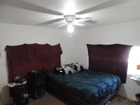 208 E St, Taft, CA 93268 photo 13