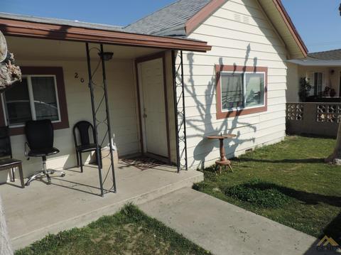208 E St, Taft, CA 93268 photo 1