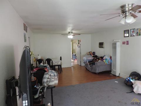 208 E St, Taft, CA 93268 photo 6