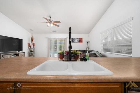 12213 Ruby River Dr, Bakersfield, CA 93312 photo 4