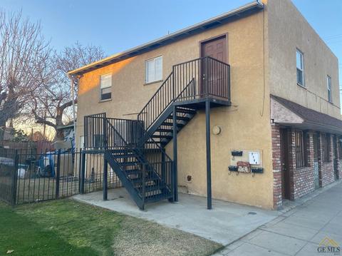 210 Baker St, Bakersfield, CA 93305 photo 3