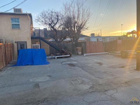 210 Baker St, Bakersfield, CA 93305 photo 8