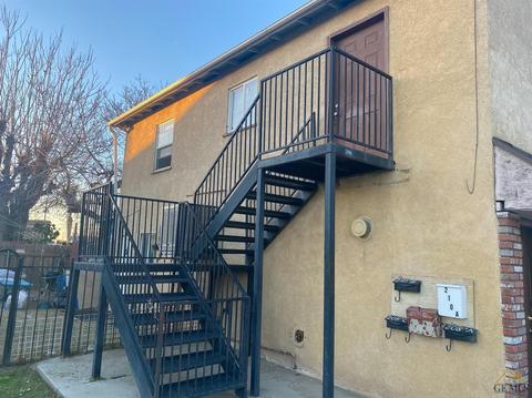 210 Baker St, Bakersfield, CA 93305 photo 2
