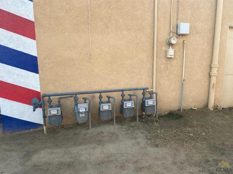 210 Baker St, Bakersfield, CA 93305 photo 9
