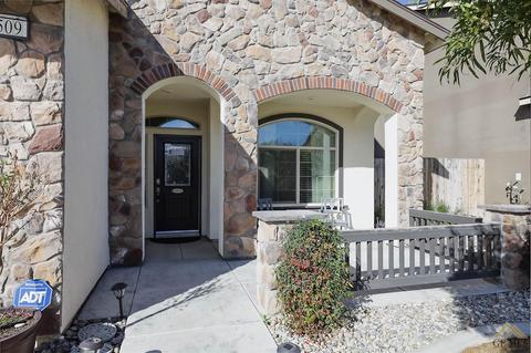 9509 Tonset St, Bakersfield, CA 93313 photo 3