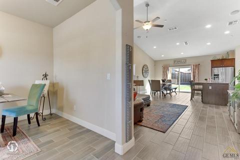 9419 Flowertree Dr, Shafter, CA 93263 photo 6