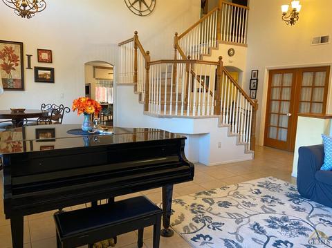910 Crown Pointe Dr, Bakersfield, CA 93312 photo 7