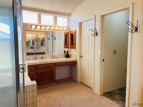 910 Crown Pointe Dr, Bakersfield, CA 93312 photo 19