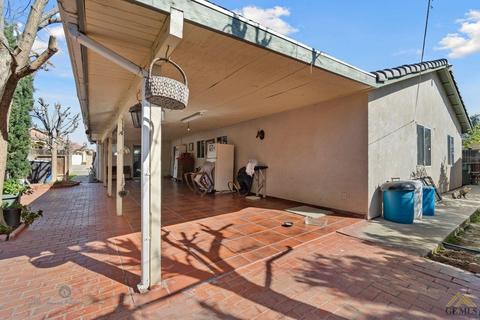 1413 La Mesa Ct, Arvin, CA 93203 photo 8