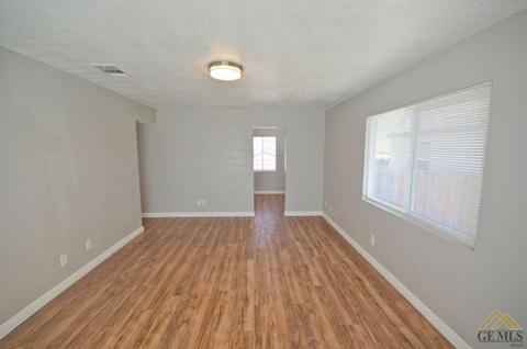 124 North St, Taft, CA 93268 photo 4