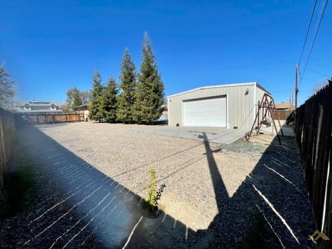 712 Pierce St, Taft, CA 93268 photo 6