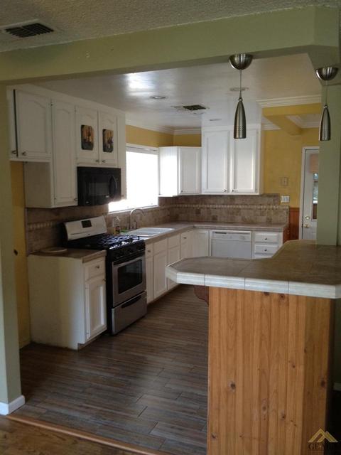 2830 Beech, Bakersfield, CA 93301 photo 2