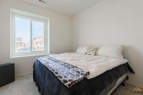 15947 Cusano Pl, Bakersfield, CA 93314 photo 7