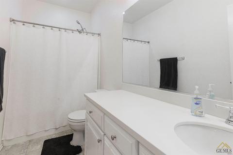 15947 Cusano Pl, Bakersfield, CA 93314 photo 5