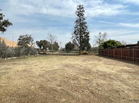 931 Normandy Dr, Bakersfield, CA 93306 photo 2
