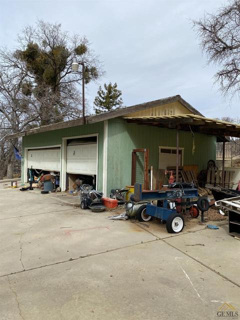 22065 Arosa St, Tehachapi, CA 93561 photo 8