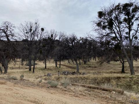 22065 Arosa St, Tehachapi, CA 93561 photo 3