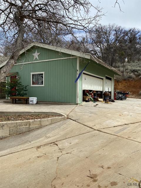 22065 Arosa St, Tehachapi, CA 93561 photo 7