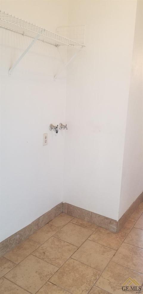 236 E Berkeley Ave, Tulare, CA 93274 photo 23