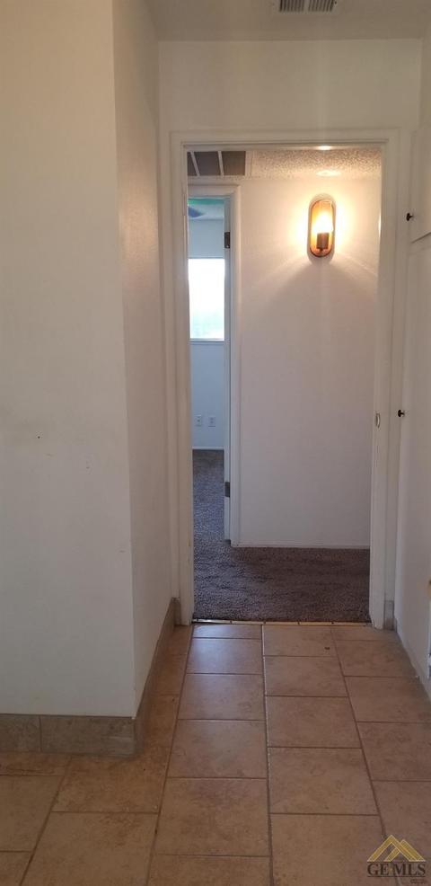 236 E Berkeley Ave, Tulare, CA 93274 photo 17