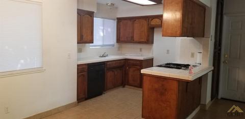 236 E Berkeley Ave, Tulare, CA 93274 photo 5
