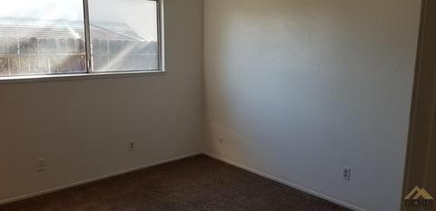 236 E Berkeley Ave, Tulare, CA 93274 photo 16