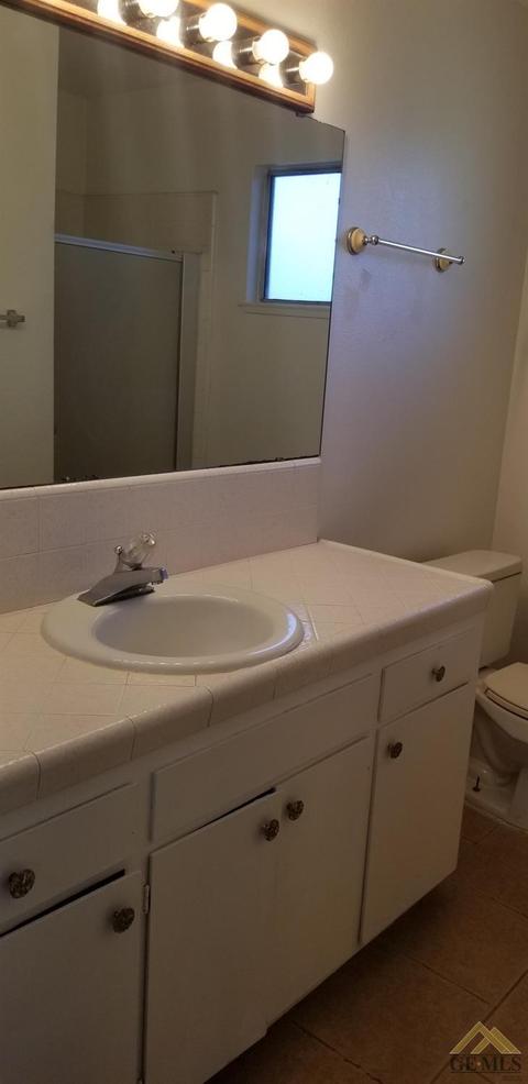 236 E Berkeley Ave, Tulare, CA 93274 photo 20