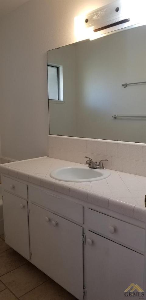 236 E Berkeley Ave, Tulare, CA 93274 photo 21