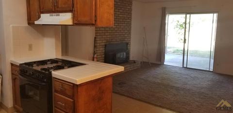 236 E Berkeley Ave, Tulare, CA 93274 photo 6