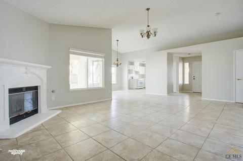 1931 Spring Ave, Delano, CA 93215 photo 6