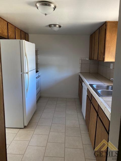 302 W C St, Tehachapi, CA 93561 photo 5