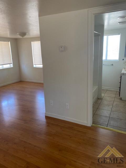 302 W C St, Tehachapi, CA 93561 photo 6