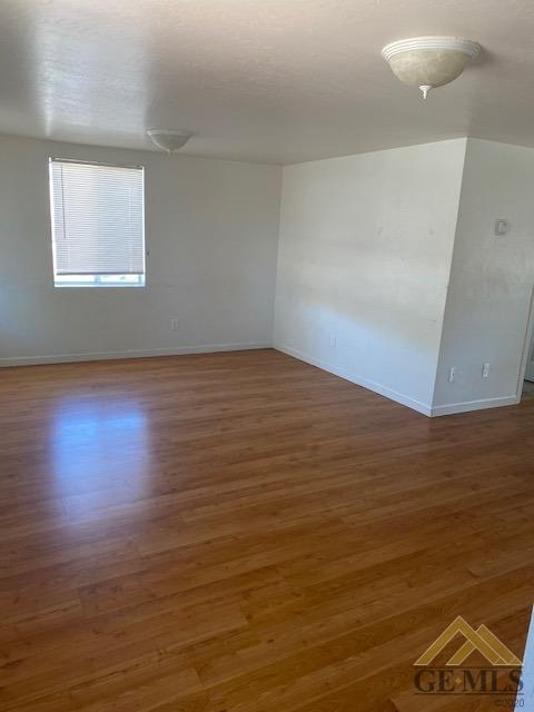 302 W C St, Tehachapi, CA 93561 photo 4