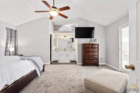 6412 Castleton St, Bakersfield, CA 93313 photo 14
