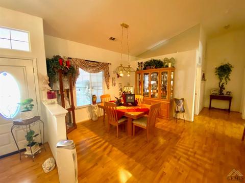4220 Downpatrick Ct, Bakersfield, CA 93313 photo 6