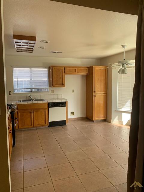 4205 Cyclone Dr, Bakersfield, CA 93313 photo 17