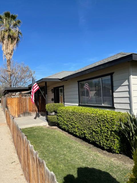 601 Pierce St, Taft, CA 93268 photo 2
