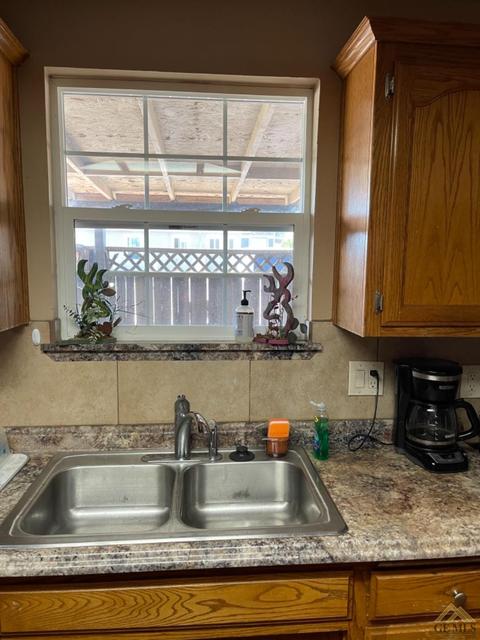 601 Pierce St, Taft, CA 93268 photo 12