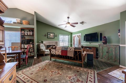 21401 Hacienda Dr, Tehachapi, CA 93561 photo 4