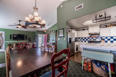 21401 Hacienda Dr, Tehachapi, CA 93561 photo 12