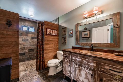 21401 Hacienda Dr, Tehachapi, CA 93561 photo 21