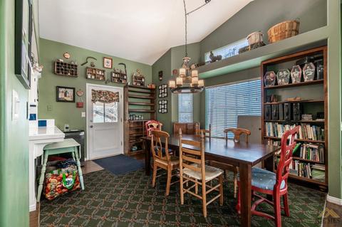 21401 Hacienda Dr, Tehachapi, CA 93561 photo 11