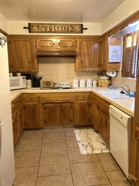 422 A St, Taft, CA 93268 photo 2