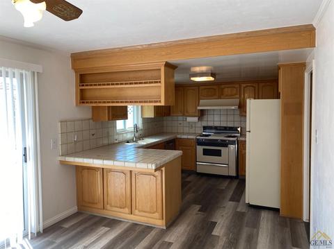 516 E C St, Tehachapi, CA 93561 photo 6