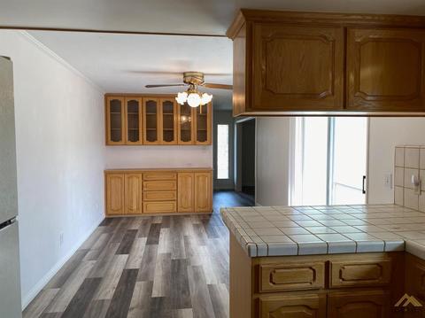 516 E C St, Tehachapi, CA 93561 photo 8