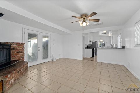 301 Wetherley Dr, Bakersfield, CA 93309 photo 11