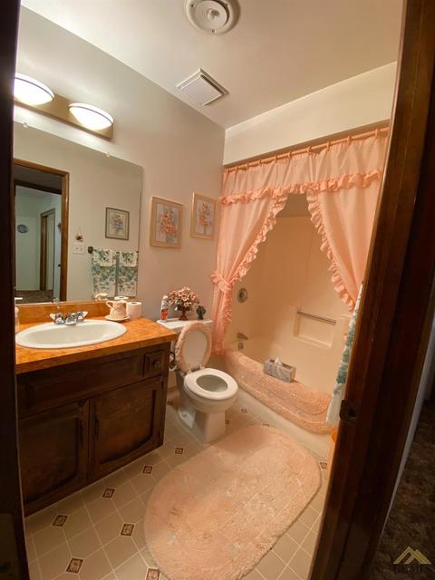 406 Sierra St, Taft, CA 93268 photo 5