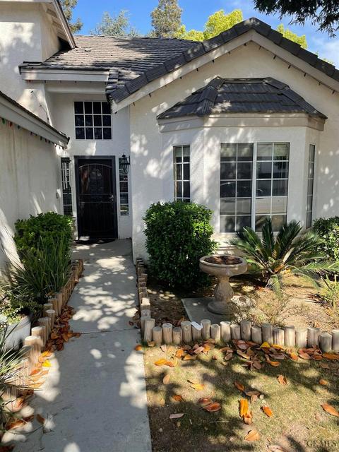 1012 Devonshire St, Bakersfield, CA 93312 photo 5
