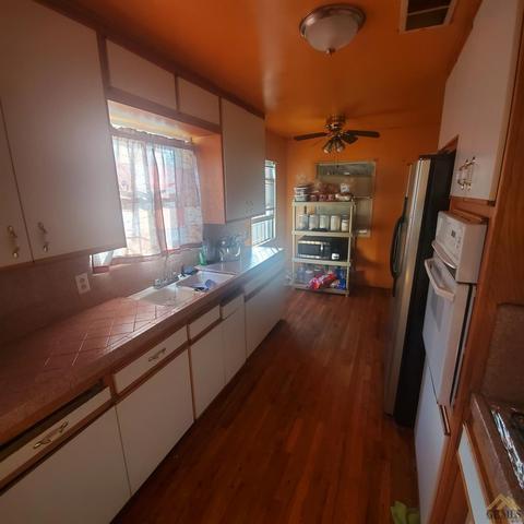 137 U St, Bakersfield, CA 93304 photo 5